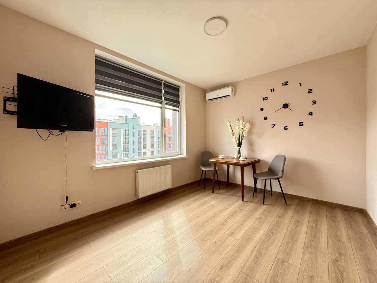 Продаж 3-кімнатної квартири 65.1 м², Оптимістична вул., 1