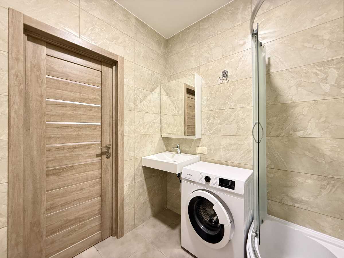 Продаж 3-кімнатної квартири 65.1 м², Оптимістична вул., 1