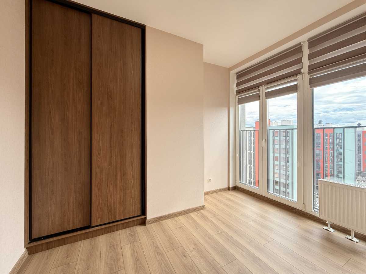 Продаж 3-кімнатної квартири 65.1 м², Оптимістична вул., 1