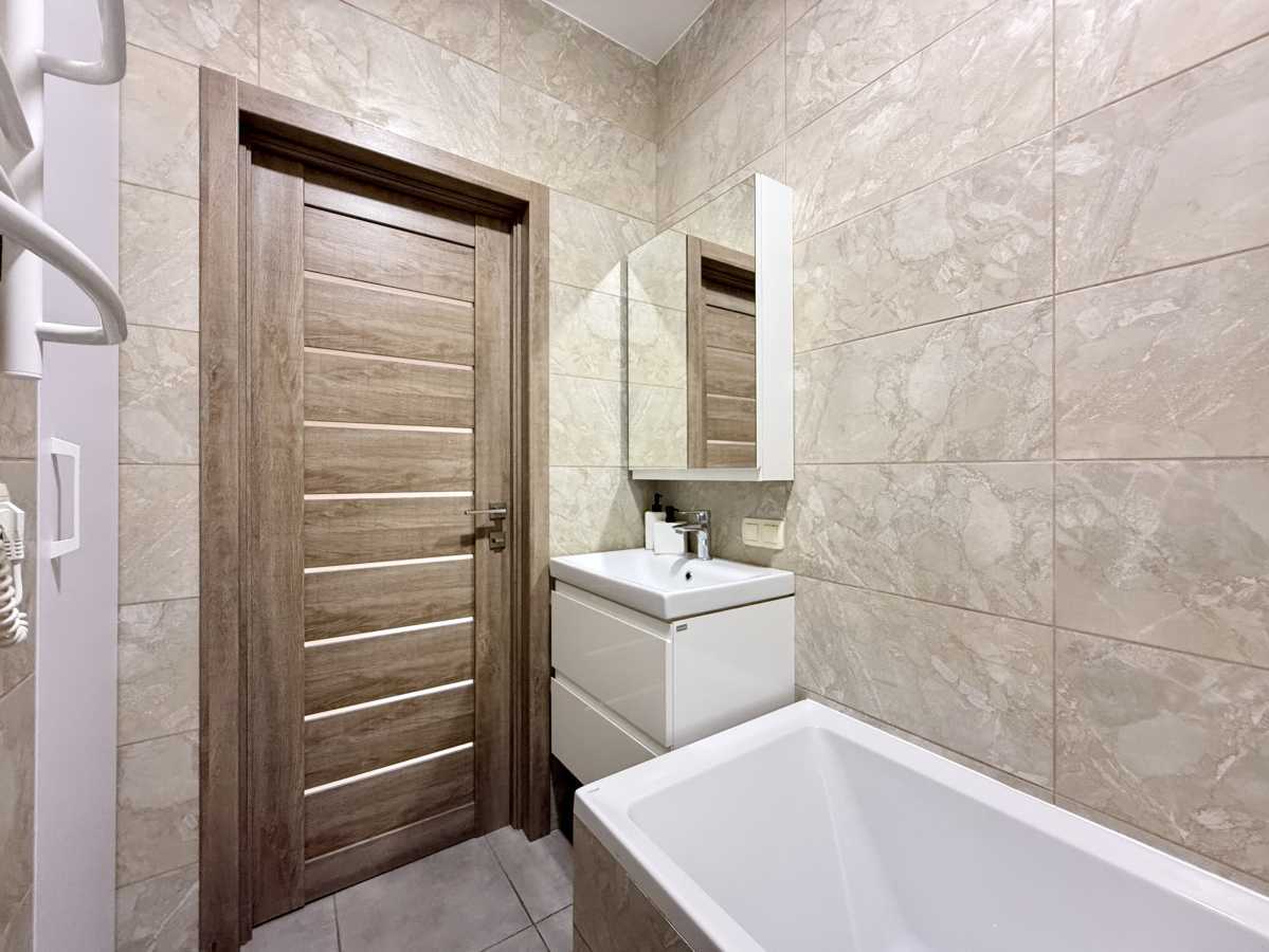 Продаж 3-кімнатної квартири 65.1 м², Оптимістична вул., 1