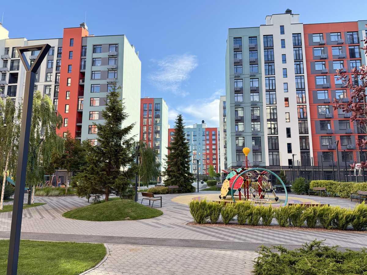 Продаж 3-кімнатної квартири 65.1 м², Оптимістична вул., 1