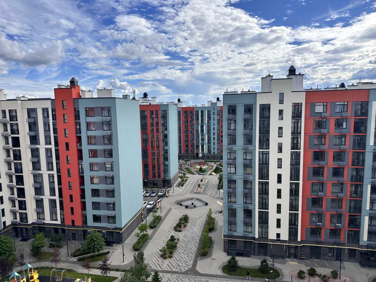 Продаж 3-кімнатної квартири 65.1 м², Оптимістична вул., 1