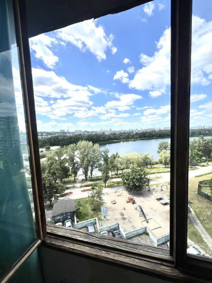 Продаж 2-кімнатної квартири 54 м², Йорданська вул., 1А