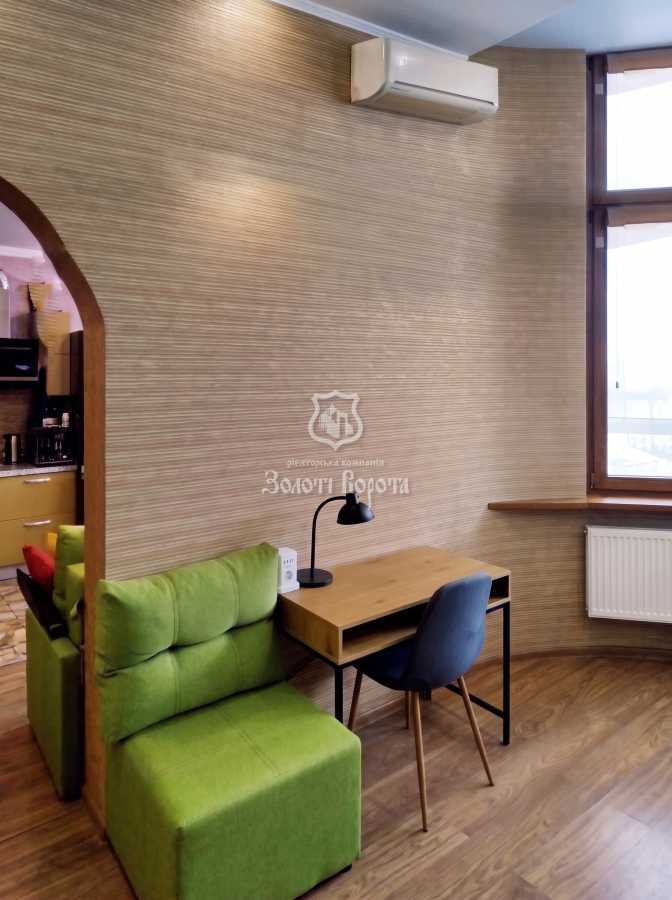Продаж 1-кімнатної квартири 61.2 м², Харківське шосе, 19А