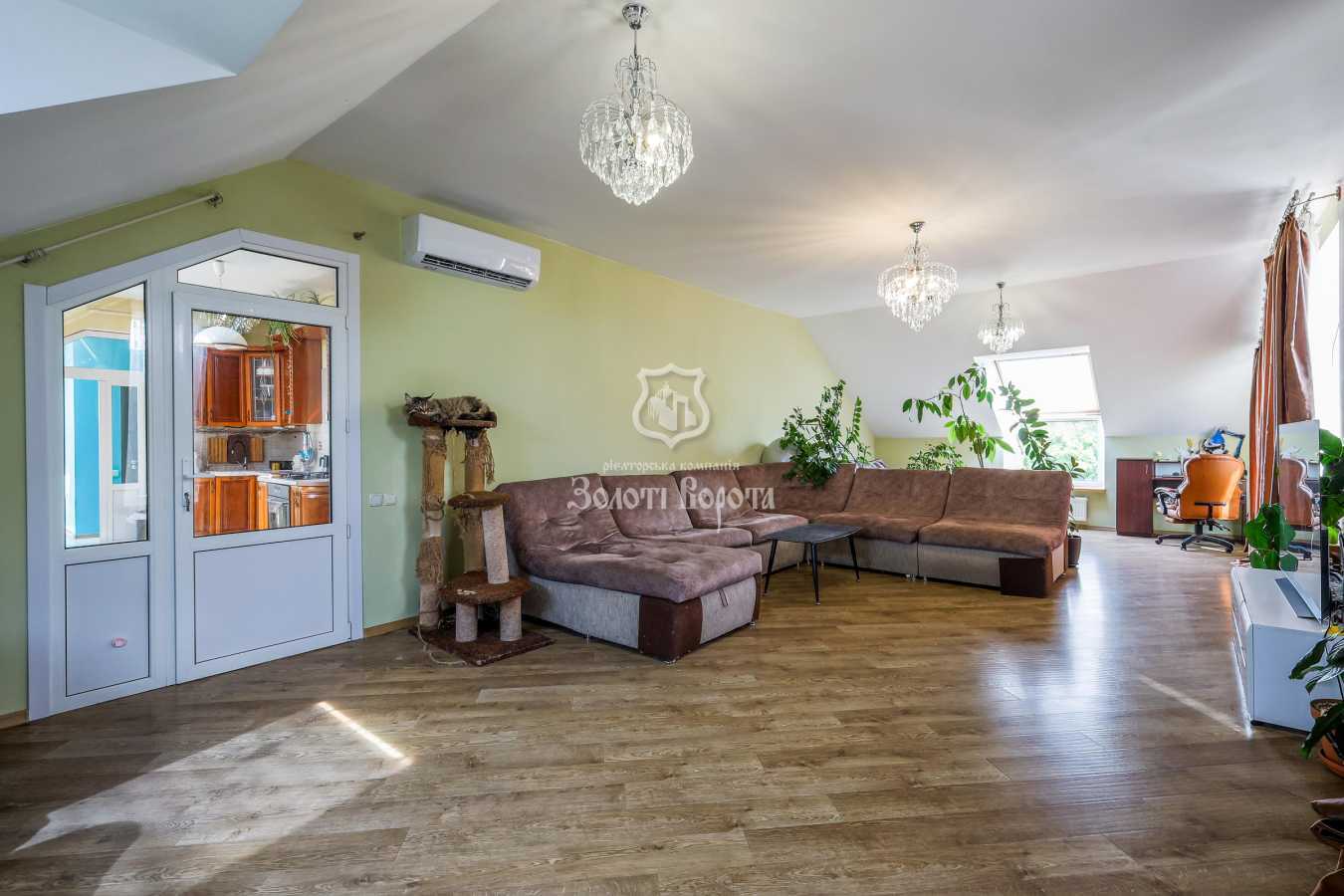 Продаж 3-кімнатної квартири 159.5 м², Абрикосовий пров., 9