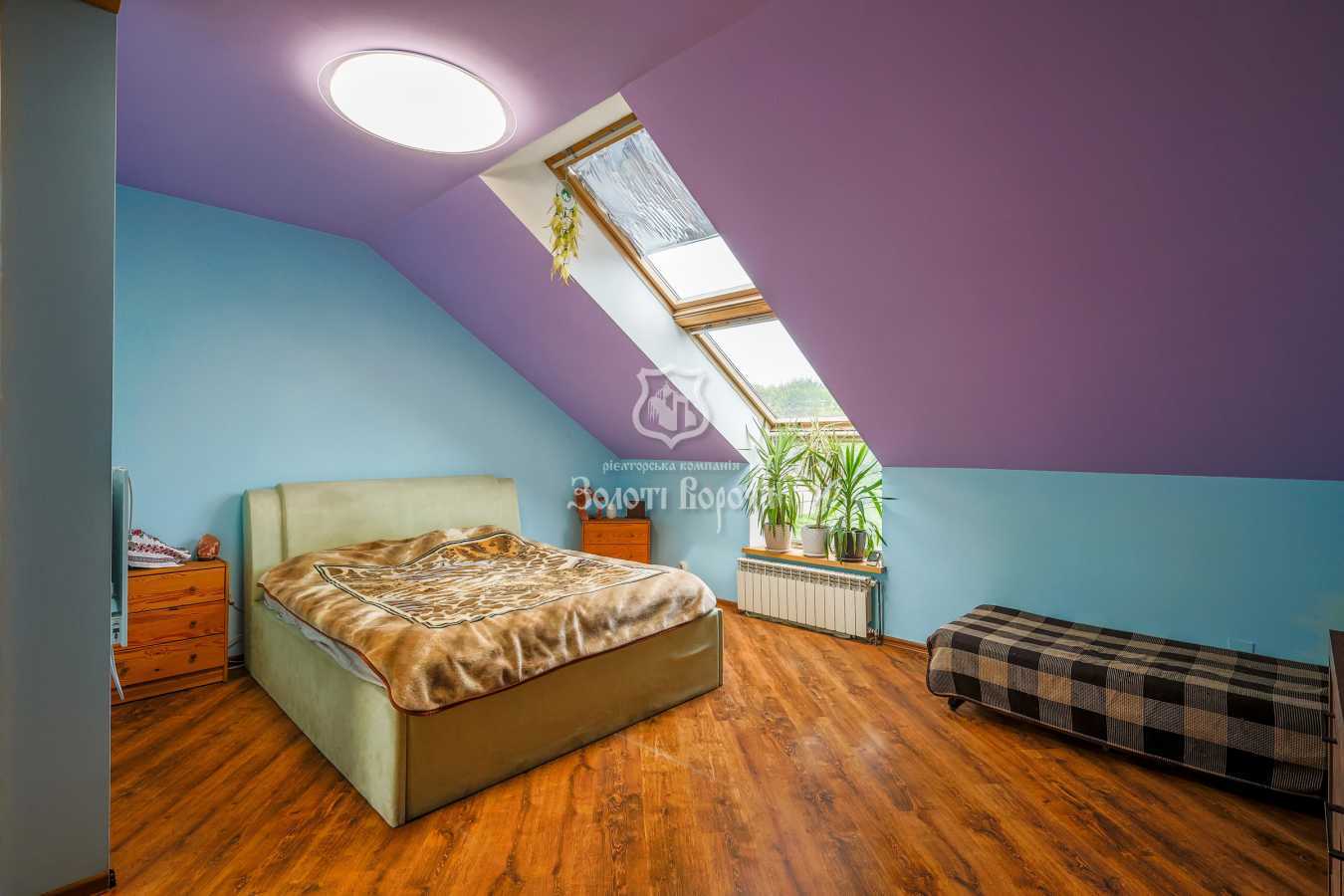 Продаж 3-кімнатної квартири 159.5 м², Абрикосовий пров., 9