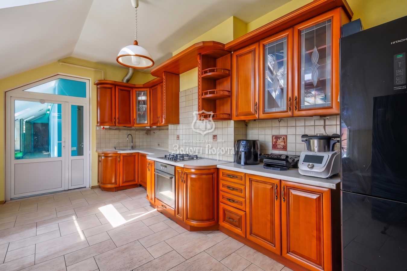 Продаж 3-кімнатної квартири 159.5 м², Абрикосовий пров., 9