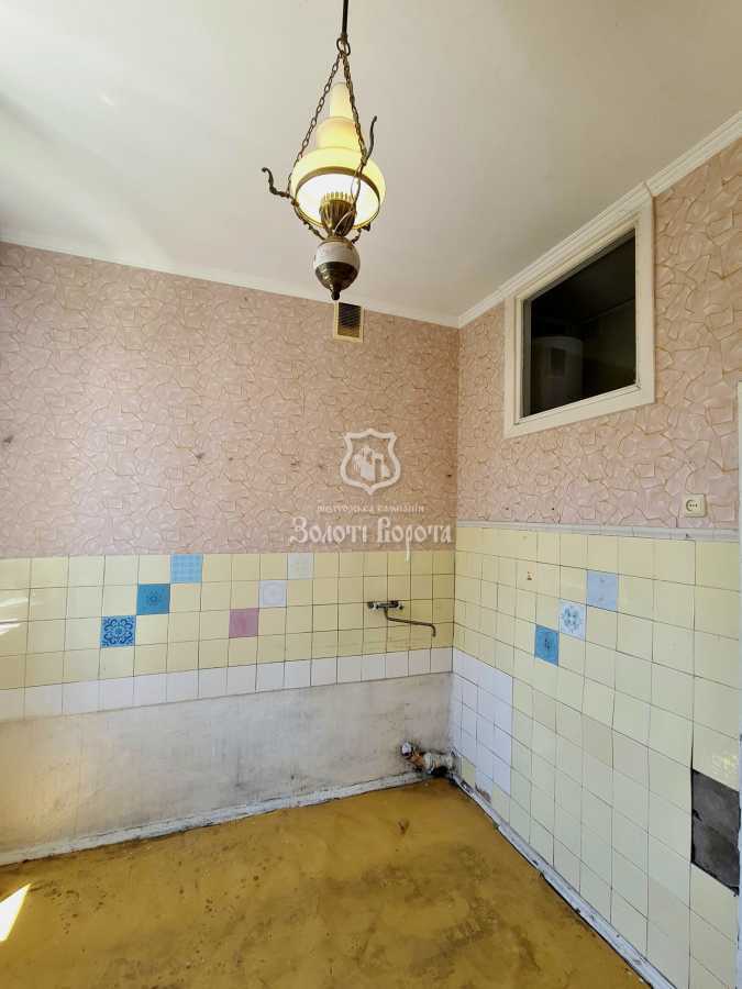 Продаж 3-кімнатної квартири 70.3 м², Івана Світличного вул., 6