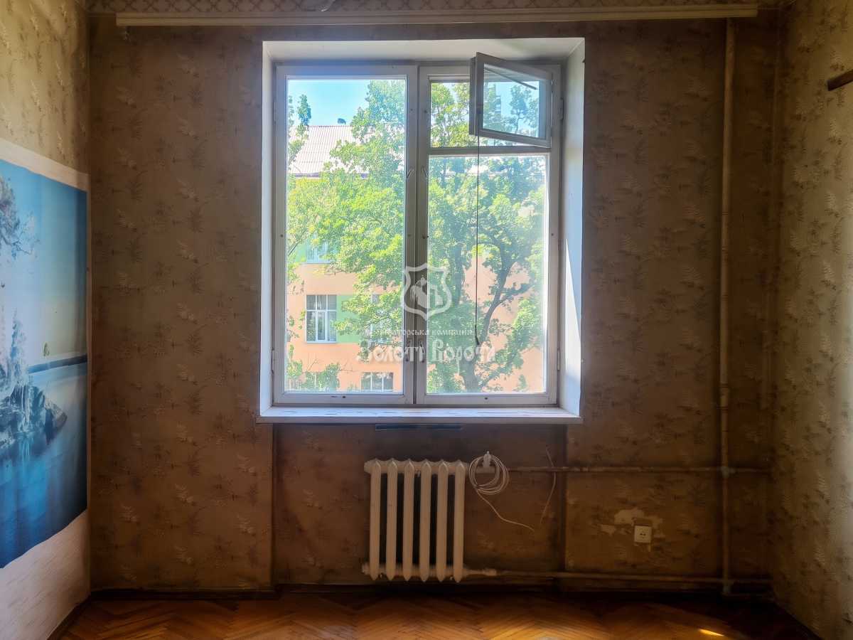 Продаж 3-кімнатної квартири 70.3 м², Івана Світличного вул., 6