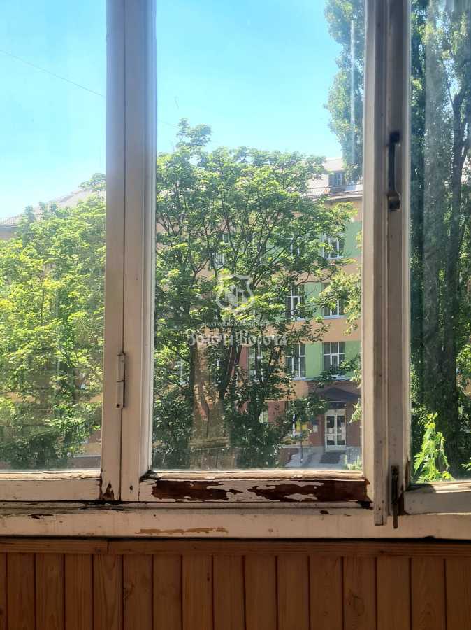 Продаж 3-кімнатної квартири 70.3 м², Івана Світличного вул., 6