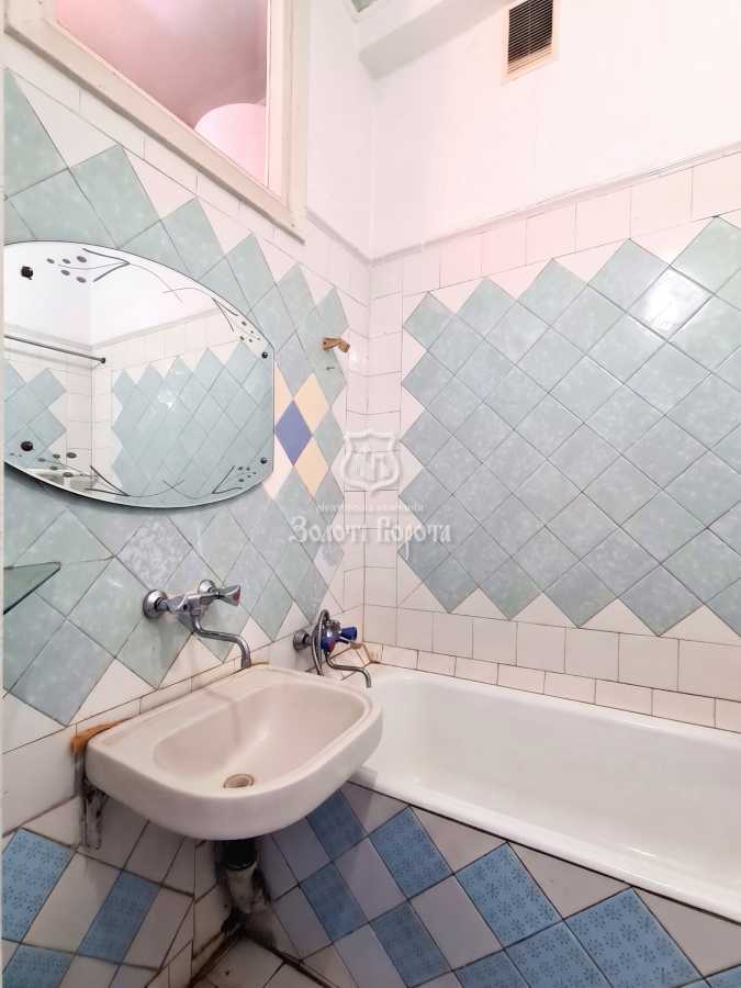 Продаж 3-кімнатної квартири 70.3 м², Івана Світличного вул., 6