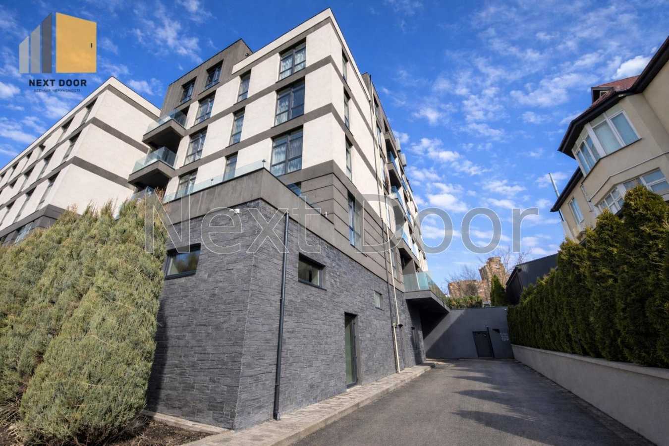 Продажа 3-комнатной квартиры 133.9 м², Университетская ул., 17