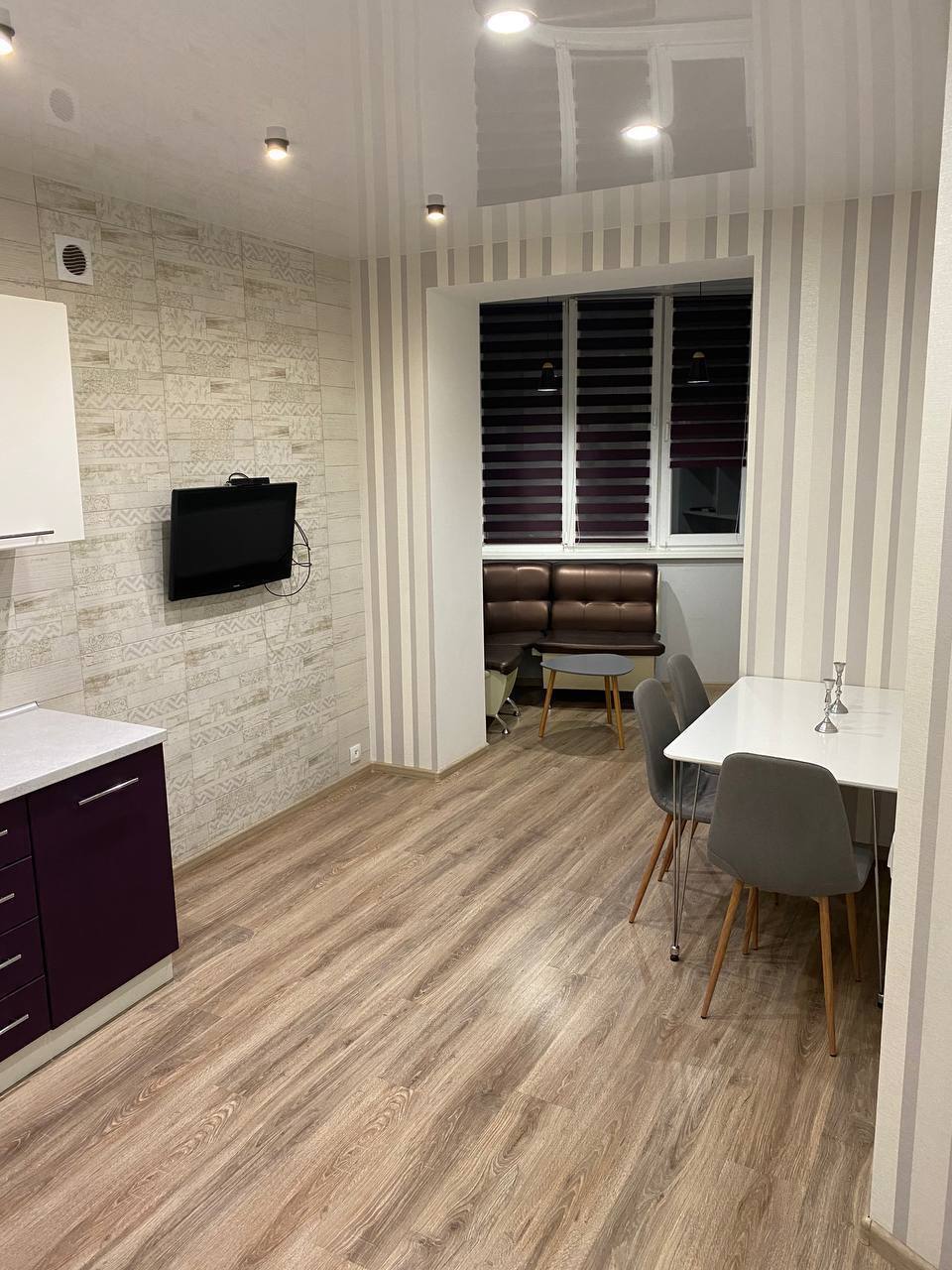 Оренда 2-кімнатної квартири 55 м², Набережна Перемоги вул.