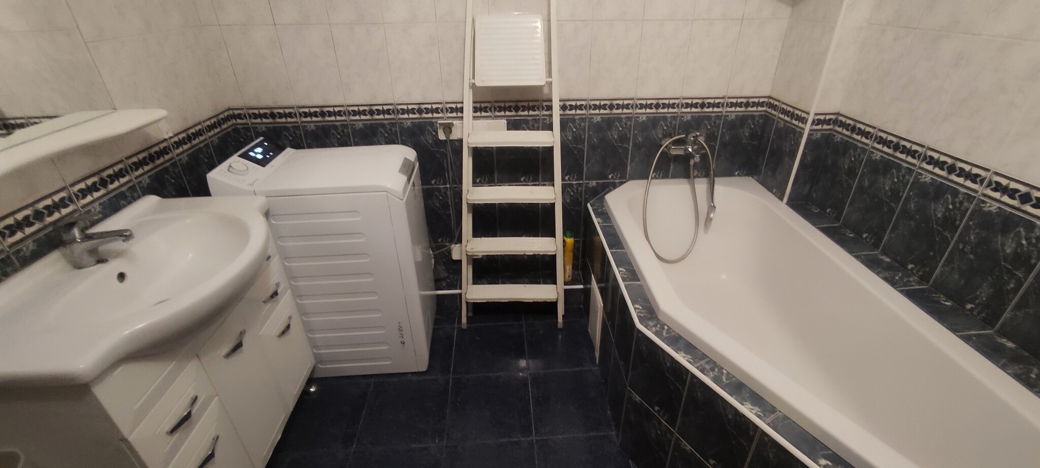 Аренда 3-комнатной квартиры 90 м², Милютенко ул., 17