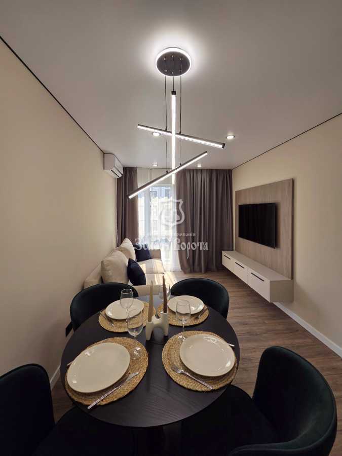 Продаж 2-кімнатної квартири 60 м², Михайла Максимовича вул., 24г