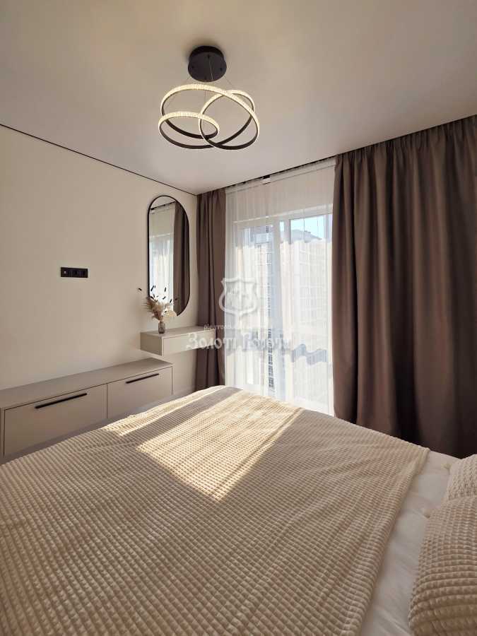 Продаж 2-кімнатної квартири 60 м², Михайла Максимовича вул., 24г