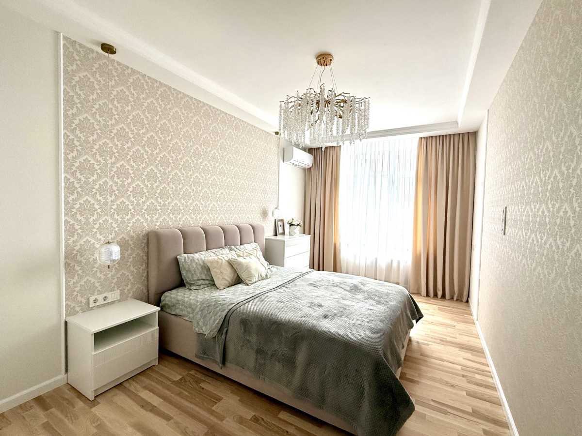 Продаж 2-кімнатної квартири 64 м², Чорновола вул., 17
