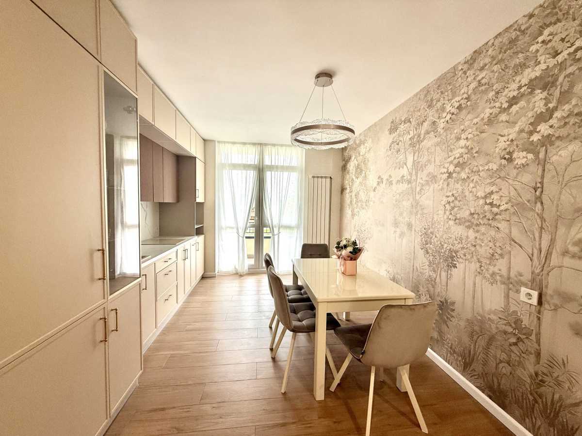 Продаж 2-кімнатної квартири 64 м², Чорновола вул., 17