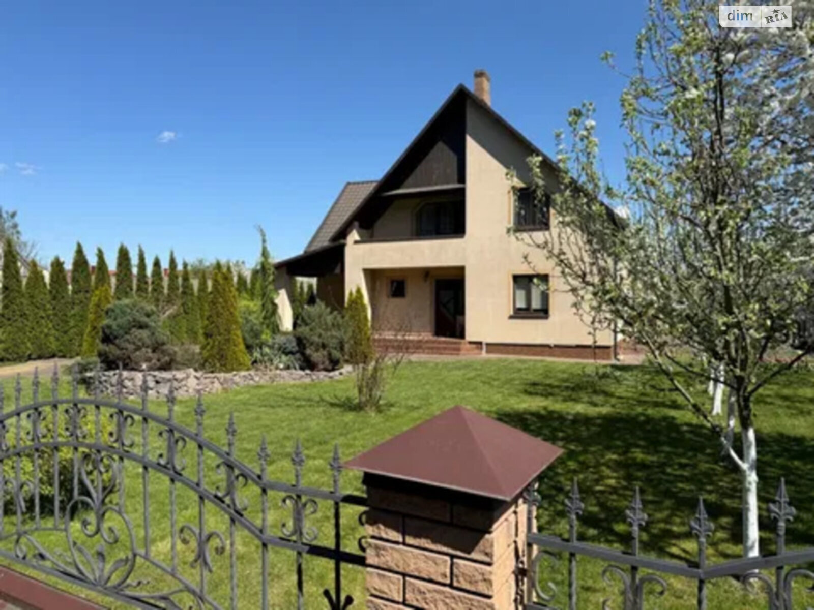 Продажа дома 195 м², Ростислава Братуня вул.