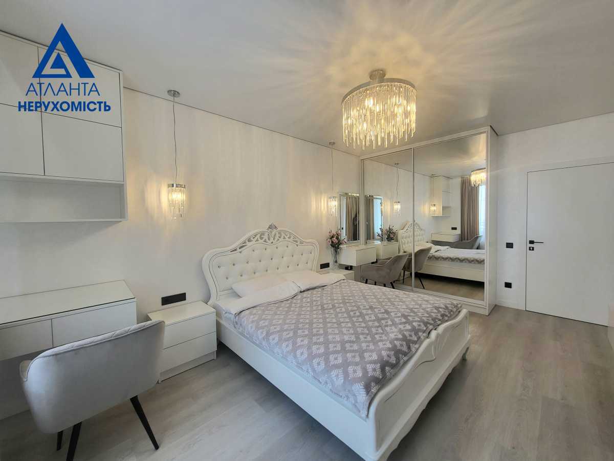 Продажа 3-комнатной квартиры 81 м², Подільська, 4