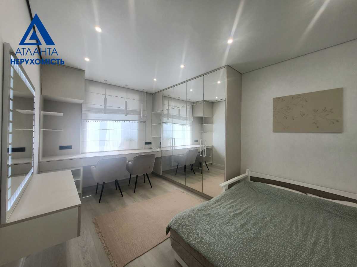Продажа 3-комнатной квартиры 81 м², Подільська, 4