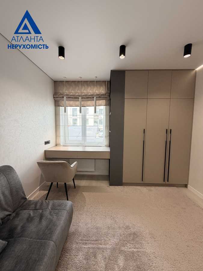 Продажа 3-комнатной квартиры 81 м², Подільська, 4