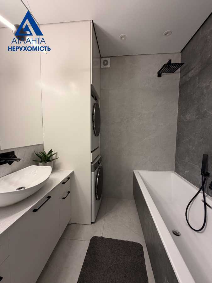 Продажа 3-комнатной квартиры 81 м², Подільська, 4