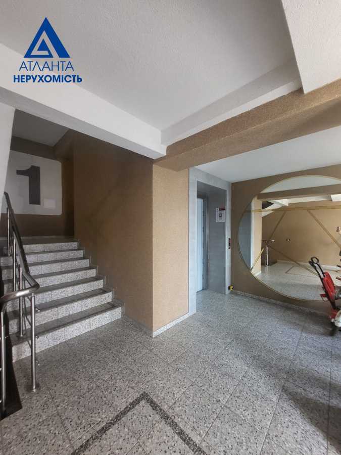 Продажа 3-комнатной квартиры 81 м², Подільська, 4
