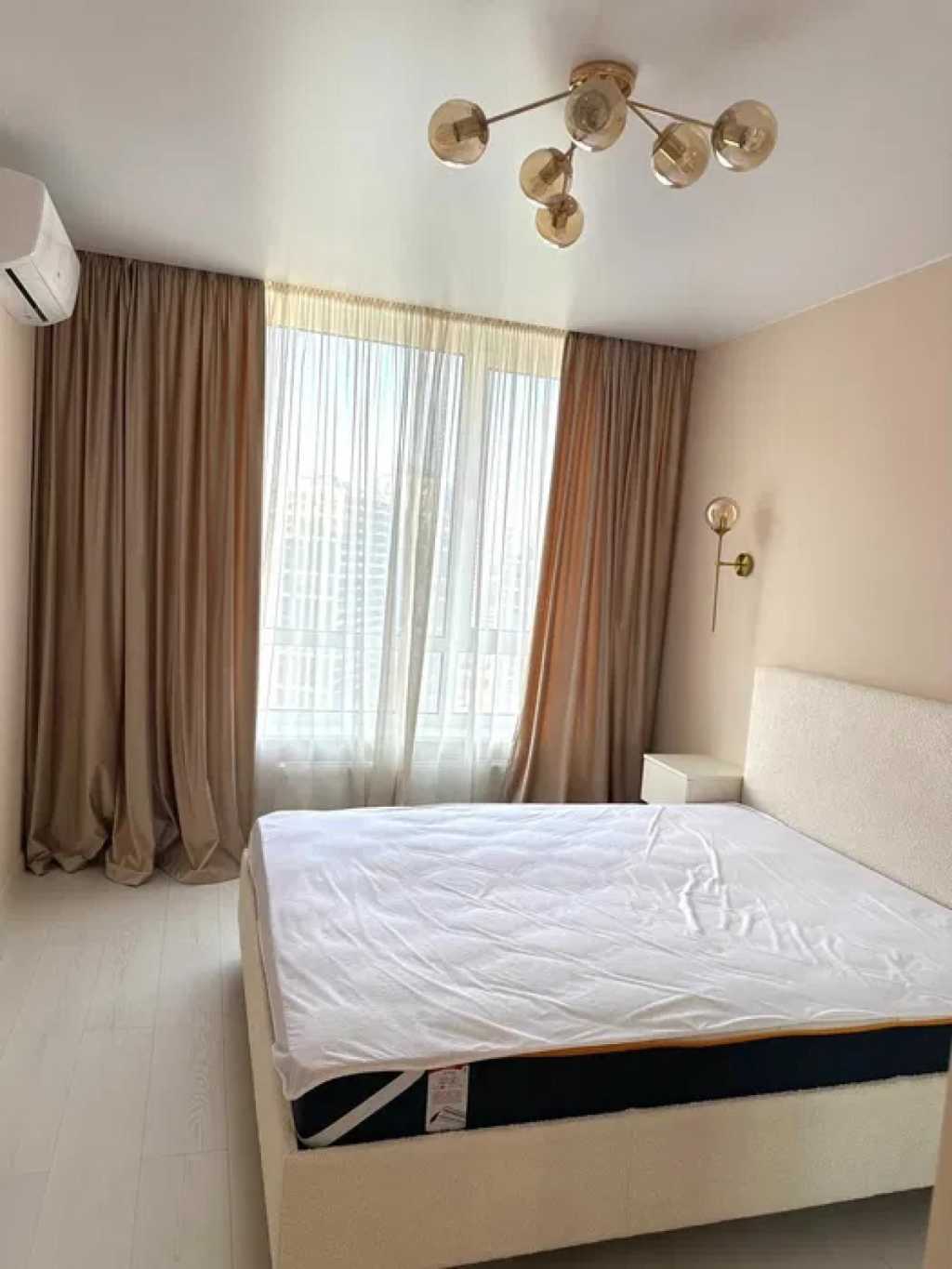 Оренда 1-кімнатної квартири 47 м², Олександра Олеся вул., 8/15