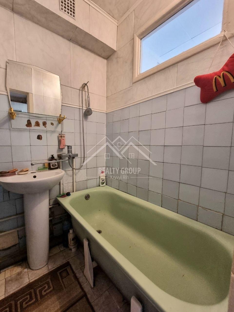 Продажа 3-комнатной квартиры 47.7 м², Покровская ул.
