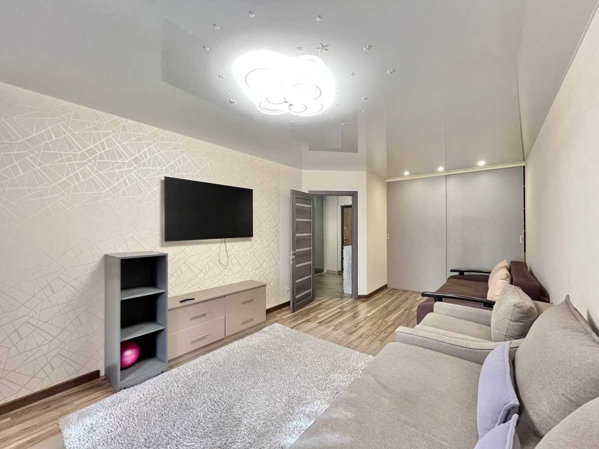 Продаж 1-кімнатної квартири 46.3 м², Теплична вул., 48