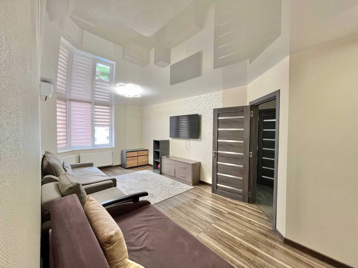 Продаж 1-кімнатної квартири 46.3 м², Теплична вул., 48