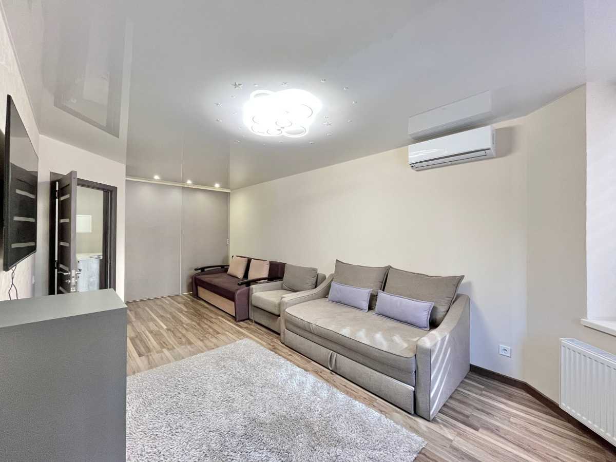 Продаж 1-кімнатної квартири 46.3 м², Теплична вул., 48