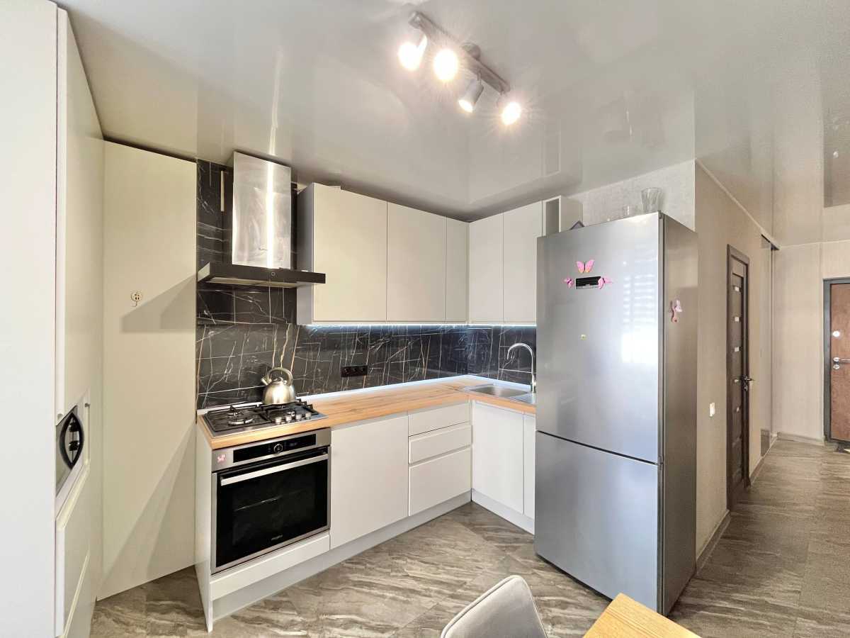 Продаж 1-кімнатної квартири 46.3 м², Теплична вул., 48