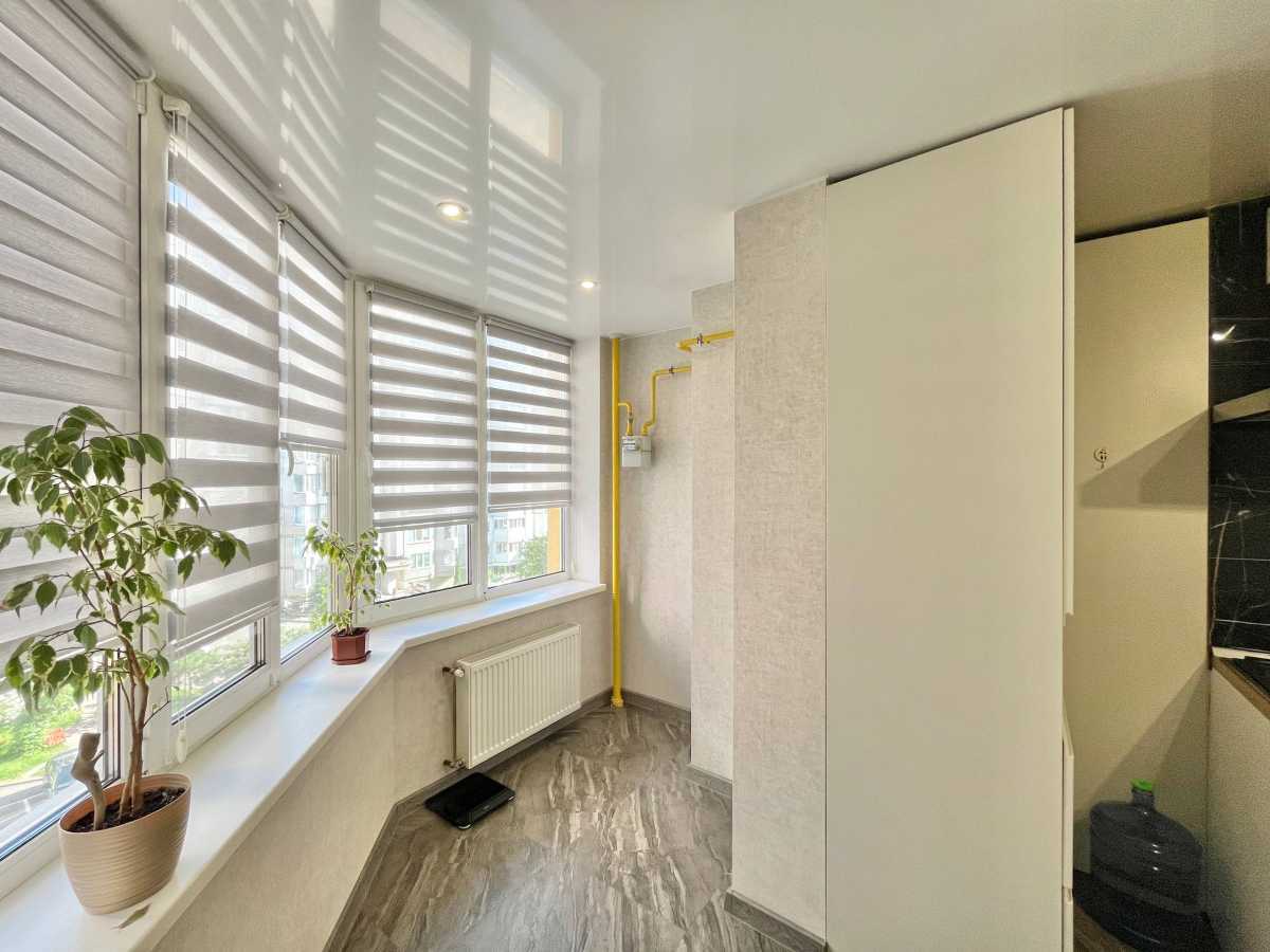 Продаж 1-кімнатної квартири 46.3 м², Теплична вул., 48