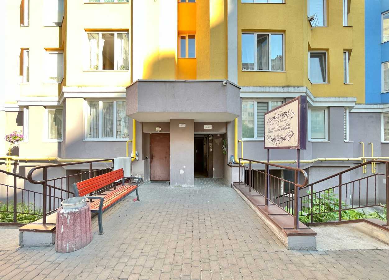 Продаж 1-кімнатної квартири 46.3 м², Теплична вул., 48
