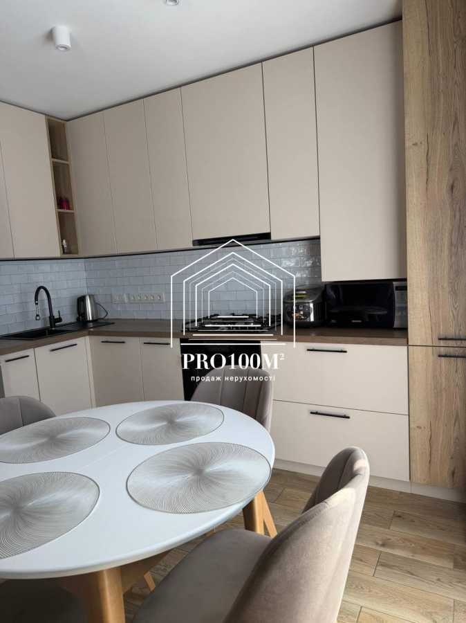 Продажа 3-комнатной квартиры 93 м², Михаила Величко ул., 9