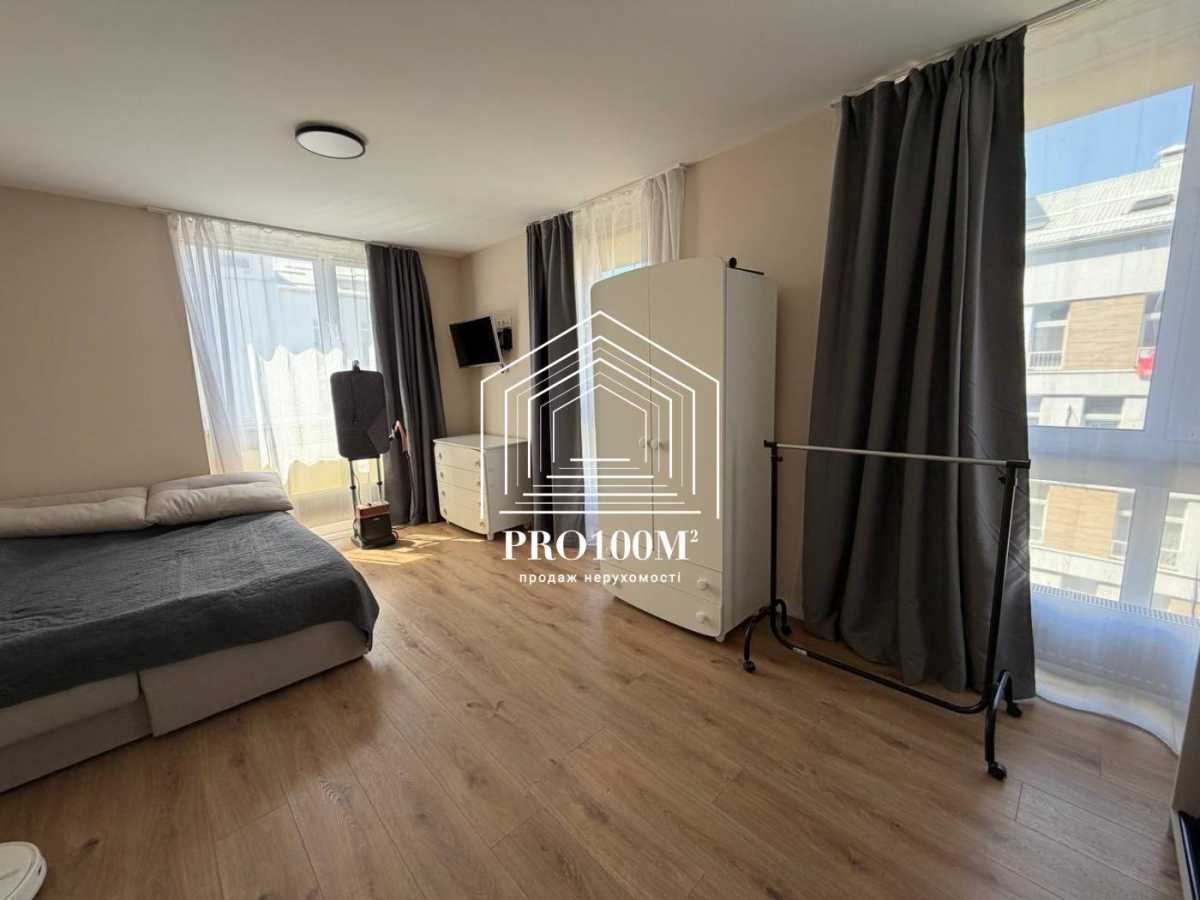 Продажа 3-комнатной квартиры 93 м², Михаила Величко ул., 9
