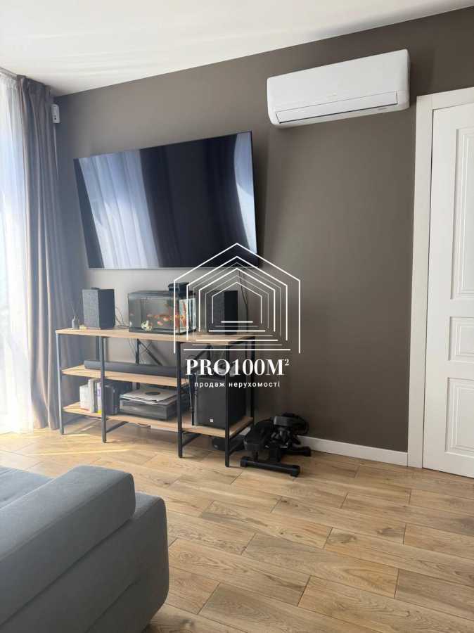 Продажа 3-комнатной квартиры 93 м², Михаила Величко ул., 9
