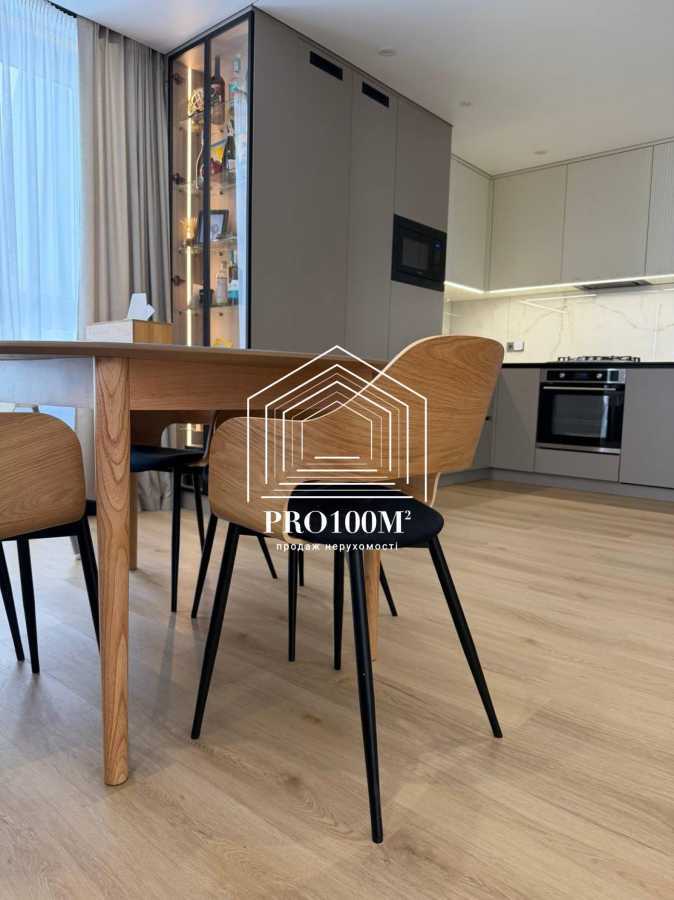 Продажа 4-комнатной квартиры 145 м², Михаила Величко ул., 40/1