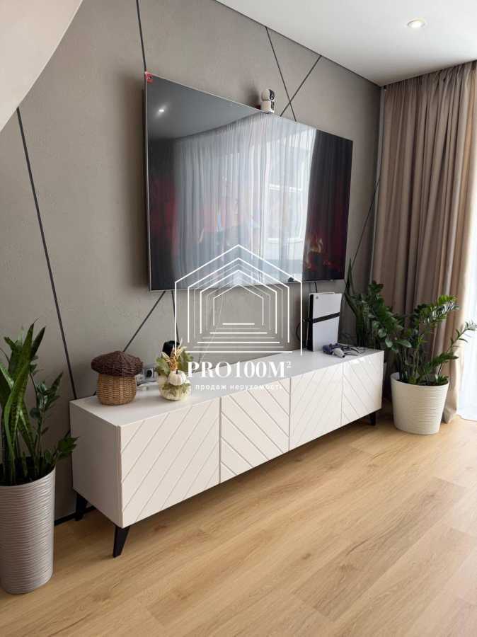 Продажа 4-комнатной квартиры 145 м², Михаила Величко ул., 40/1