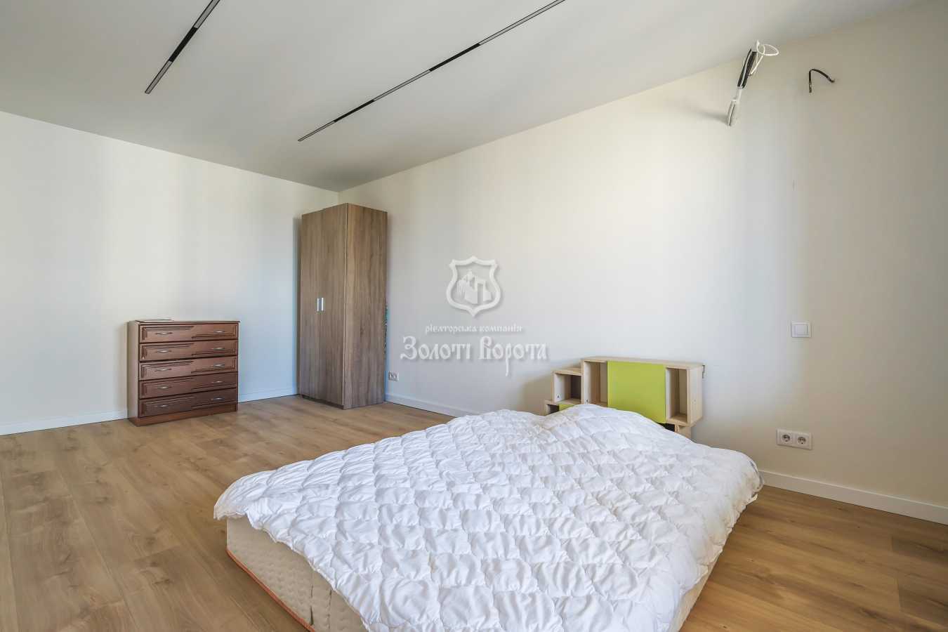 Продаж 3-кімнатної квартири 81.3 м², Вишняківська вул., 5А