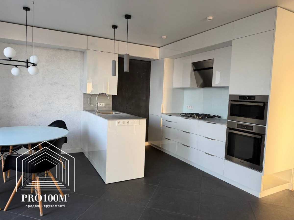 Продажа 4-комнатной квартиры 113 м², Михаила Величко ул., 14Б