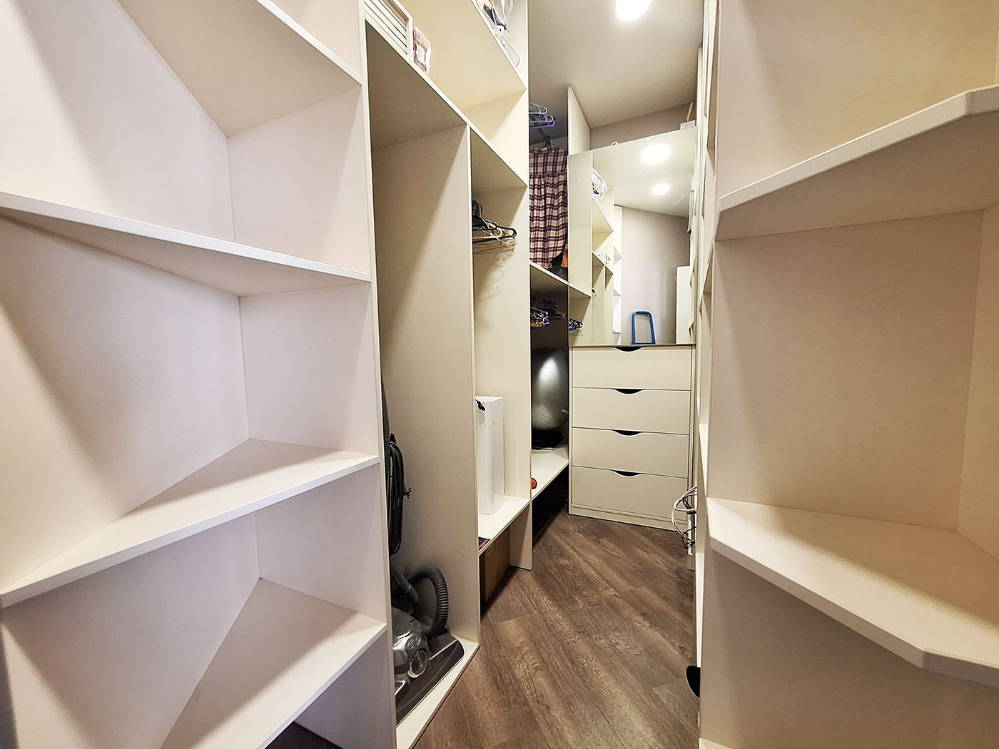 Продажа 2-комнатной квартиры 74 м², Осенняя ул., 33