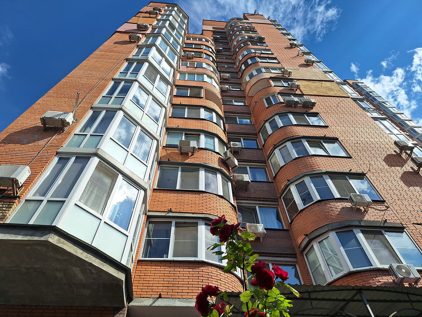 Продажа 2-комнатной квартиры 74 м², Осенняя ул., 33
