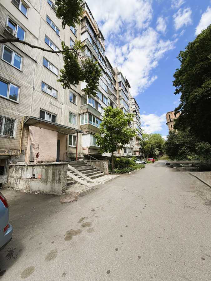 Продажа 2-комнатной квартиры 50 м², Генерала Родимцева ул., 11