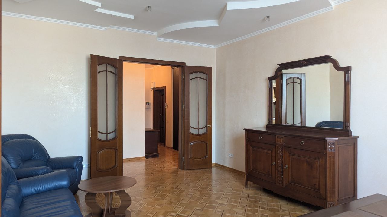 Аренда 2-комнатной квартиры 88 м², Василия Тютюнника ул., 16