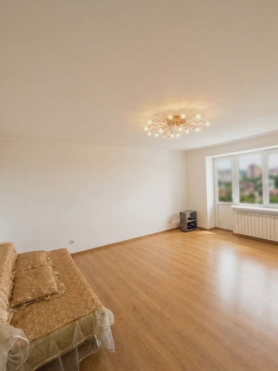 Продаж 4-кімнатної квартири 79.2 м², Липнева 2