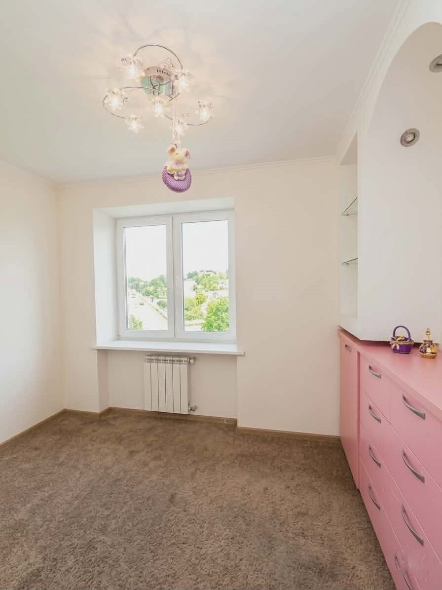 Продаж 4-кімнатної квартири 79.2 м², Липнева 2