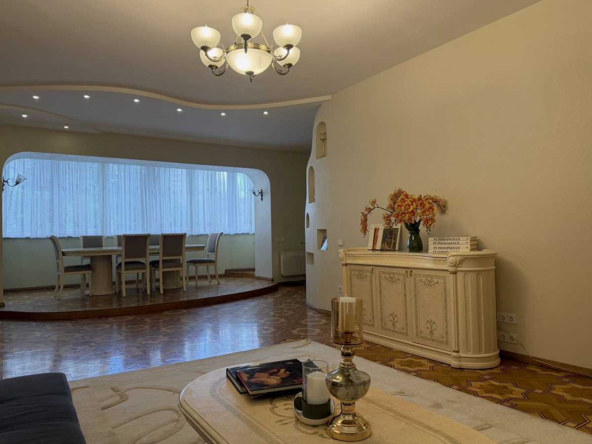 Аренда 4-комнатной квартиры 170 м², Тургенєвська, 45-49